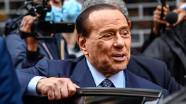 Bűncselekmény hiányában felmentették a korrupció vádja alól Silvio Berlusconit