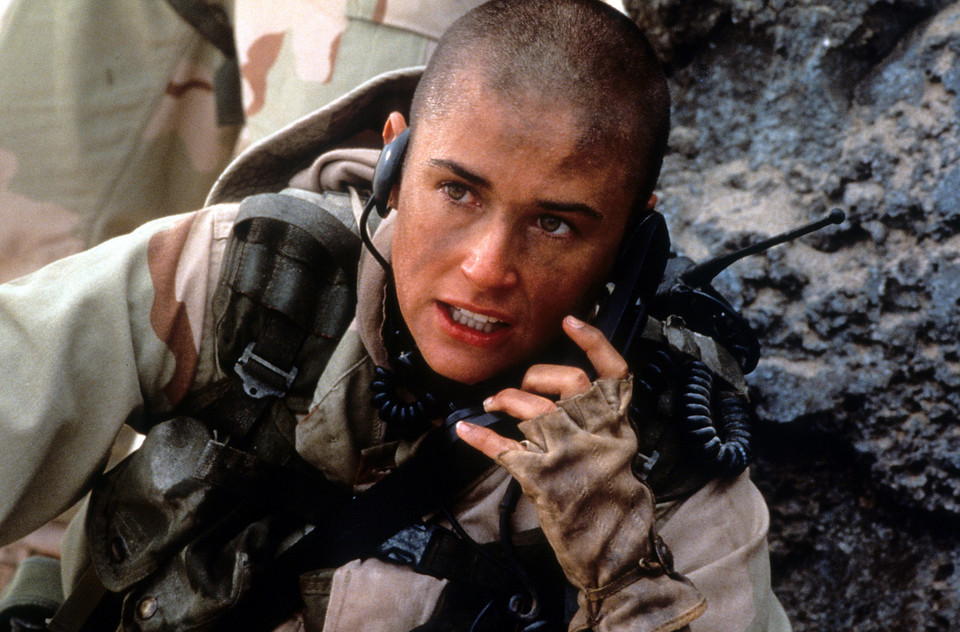 Demi Moore w filimie "G.I. Jane" (1997)