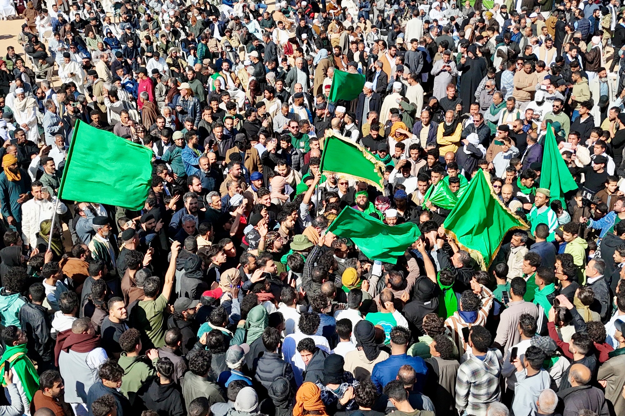 So zosnulým Kaddáfího synom sa rozlúčili tisíce ľudí.