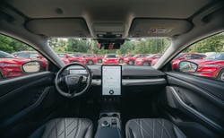 Ford Mustang Mach-E nowym hitem w Polsce. To rekordowa dostawa