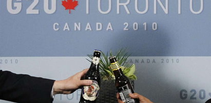 Prezydent i premier stukają się piwkiem