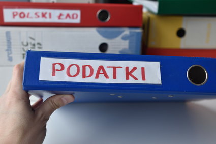 Nie tylko niższy VAT na ubranka. Co nowego w podatkach proponuje PiS?