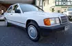 Mercedes 190 2.0 z przebiegiem 8600 km (26 950 euro).