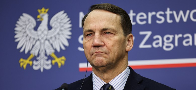 Radosław Sikorski o ataku na Polski konsulat. "Komuś nie podoba się, że nasza polityka jest skuteczna"