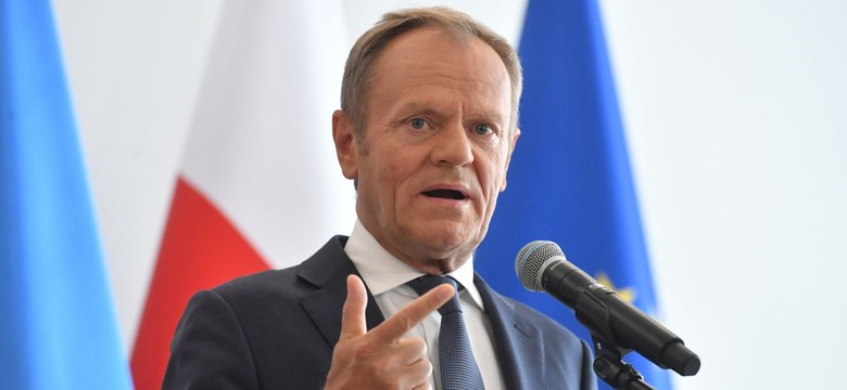 "Skandal z obligacjami". Tusk bije w Morawieckiego i pyta o 100 milionów złotych