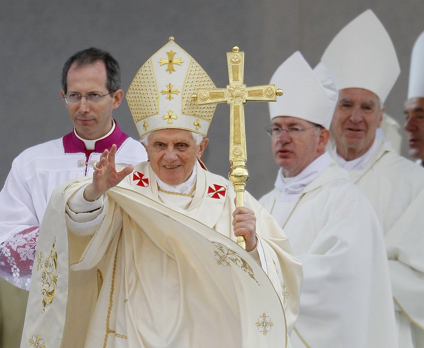 Papa Benedikt XVI: Ni sveštenici koji su zlostavljali decu ne mogu da diskredituju svešteničku misiju