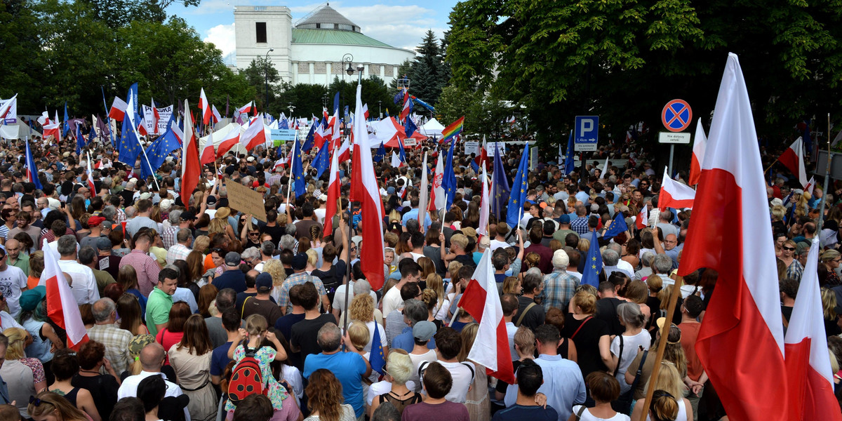 Jest instrukcja jak odsunąć PiS od władzy. Ostatni punkt wielu się spodoba 