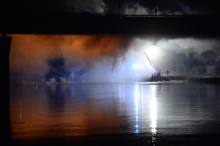 Pożar Mostu Łazienkowskiego w Warszawie