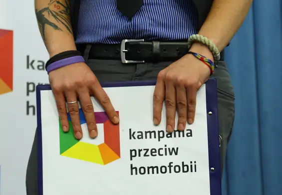 "Po co to w ogóle zgłaszać?" Organizacje LGBT o coraz częstszych napaściach na ich siedziby