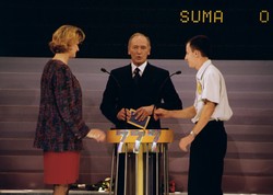 Tak wyglądał pierwszy odcinek "Familiady". Od razu zaczęło się od wpadki [WIDEO]