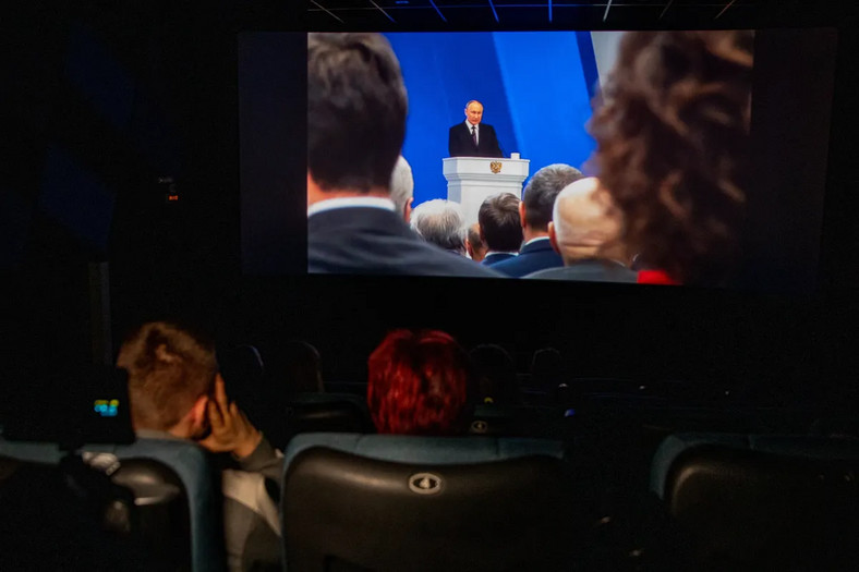 Pokaz orędzia prezydenta Władimira Putina do Zgromadzenia Federalnego w kinie Cinema 5 w Petersburgu, 29 lutego 2024 r.