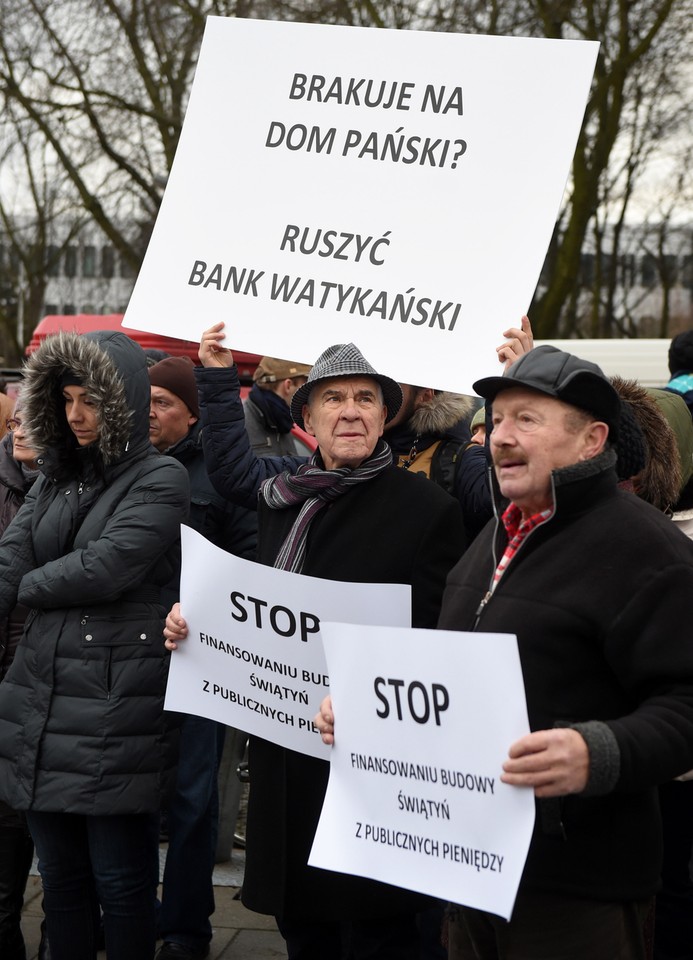 Protest przeciw finansowaniu Świątyni Opatrzności Bożej