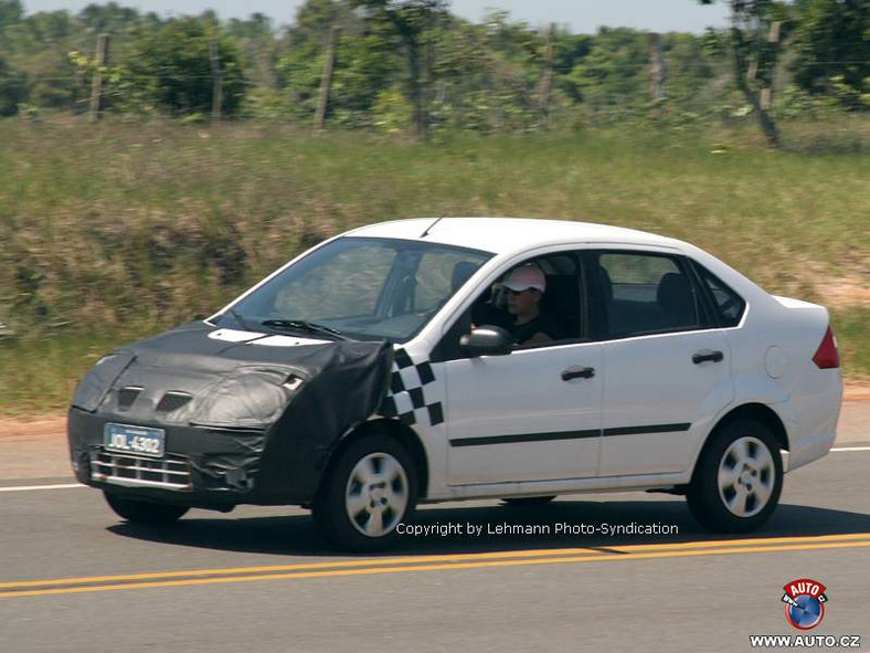 Zdjęcia szpiegowskie: nowy Ford Fiesta