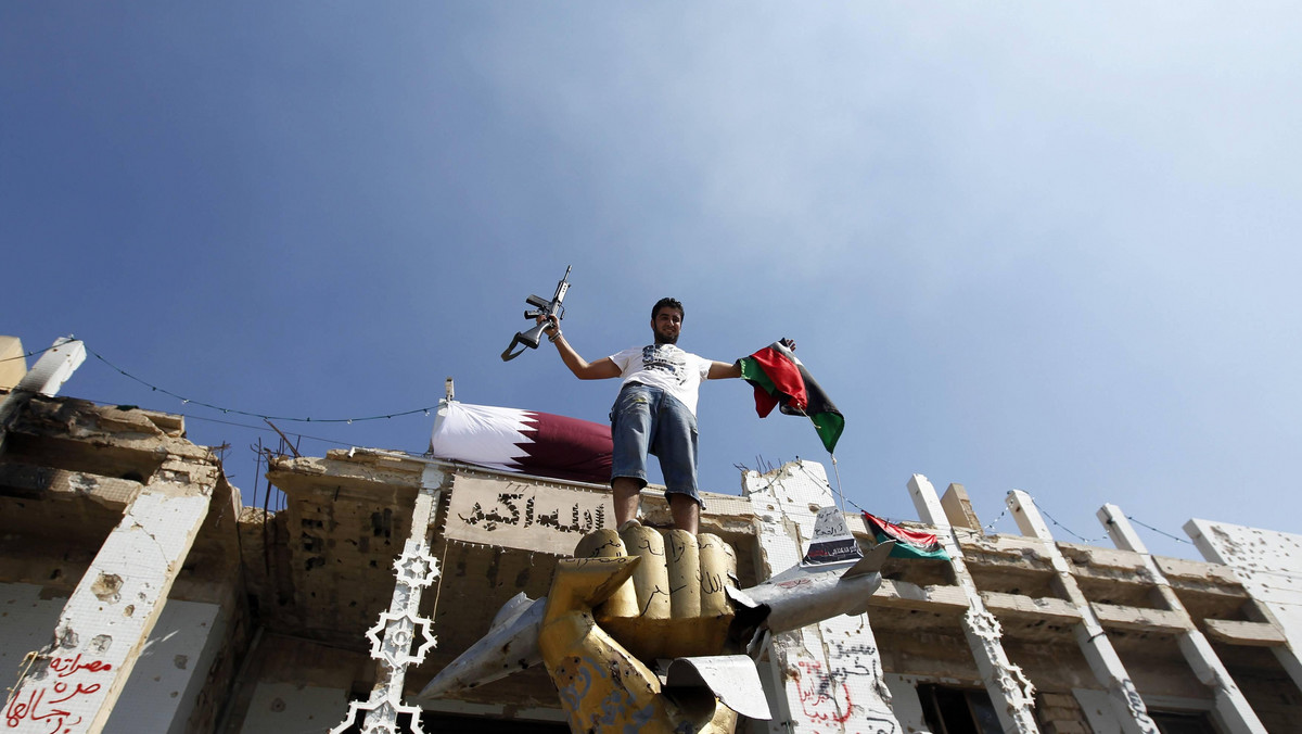 W ciągu najbliższych dwóch-trzech tygodni Libia wznowi eksport ropy naftowej, ale osiągnięcie eksportu w rozmiarach sprzed wybuchu wojny domowej potrwa rok - ogłosił przedstawiciel Narodowej Rady Libijskiej Ali Tarhuni.
