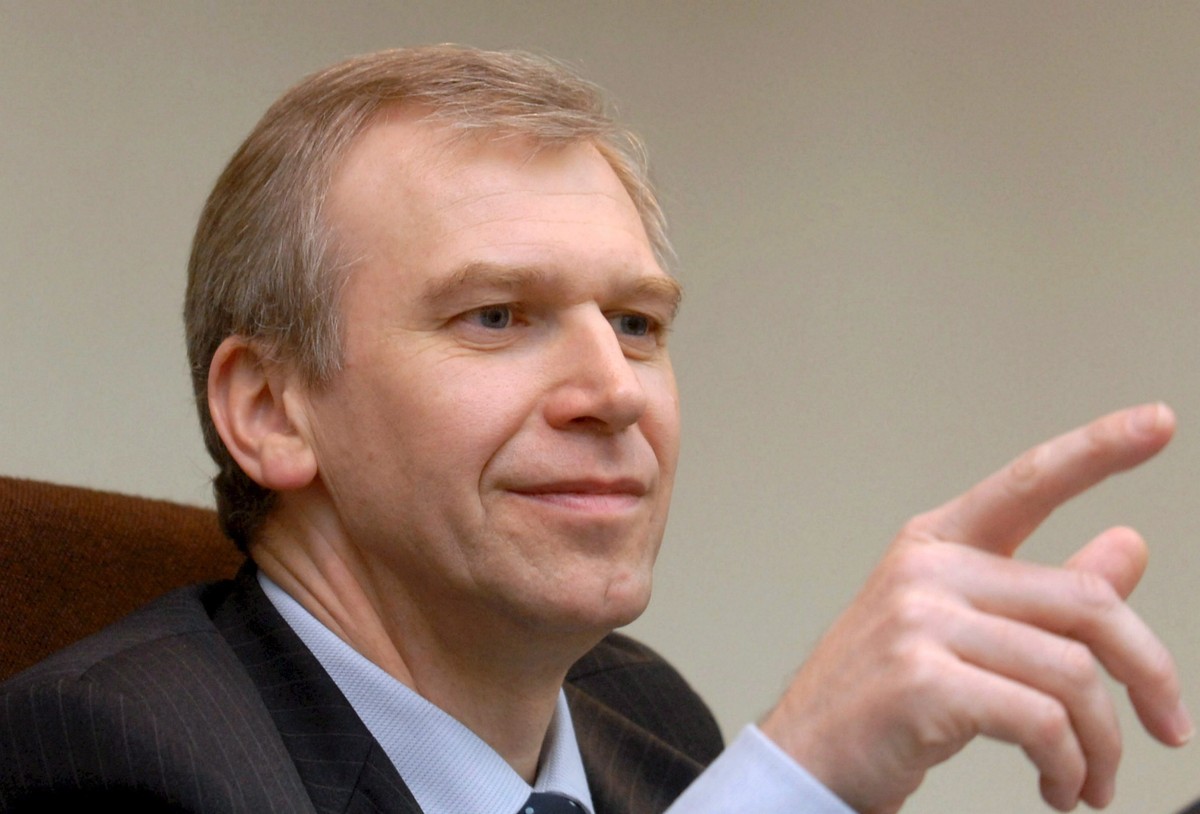 Nowy rząd powstanie nie wcześniej niż w październiku – przyznał premier Yves Leterme, który po wyborach z 13 czerwca nie ma szans na odbudowę większościowej koalicji.