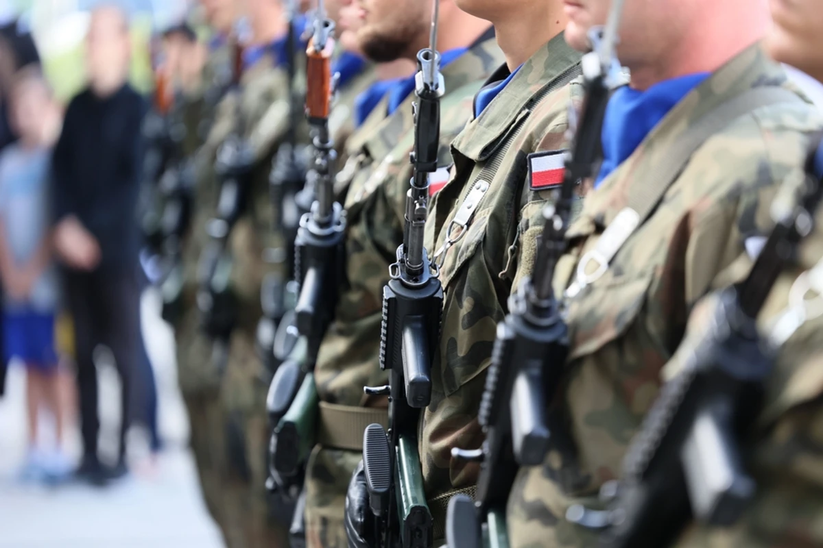 Polscy żołnierzy w Ukrainie? Jasne stanowisko Polaków [SONDAŻ]