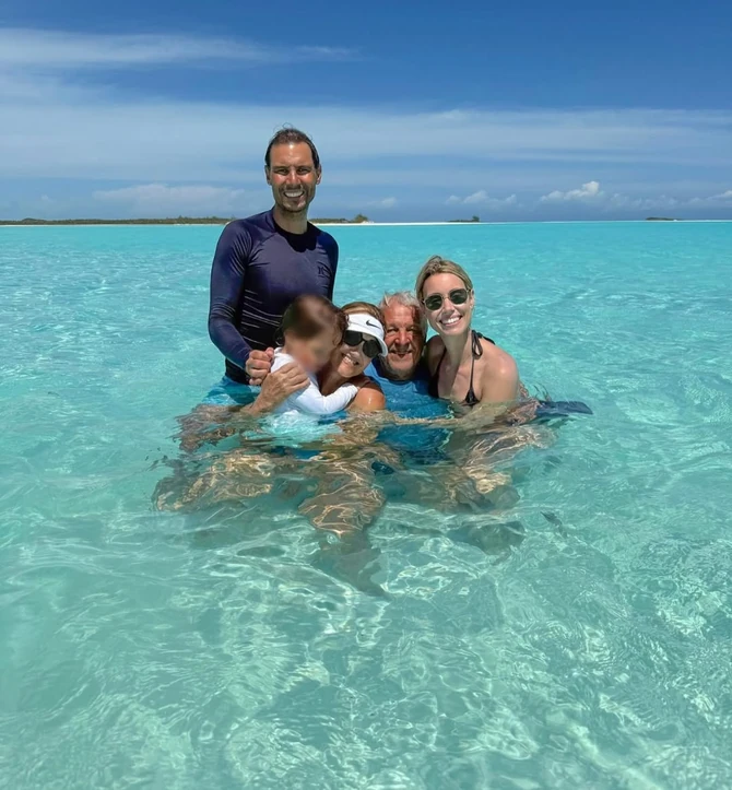 Rafael Nadal sa roditeljima, starijim sinom i sestrom