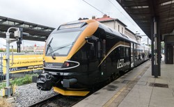 Konkurencja powoli kruszy kolejowe monopole