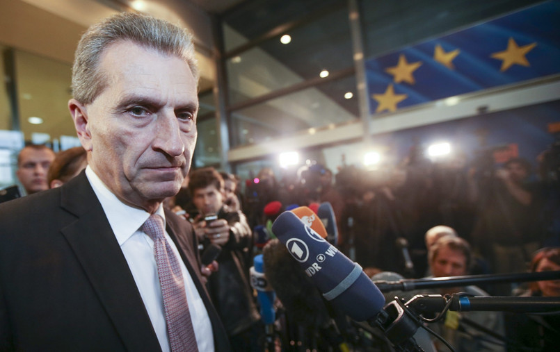 Komisarz UE ds. energii Guenther Oettinger. Fot. EPA/OLIVIER HOSLET/PAP