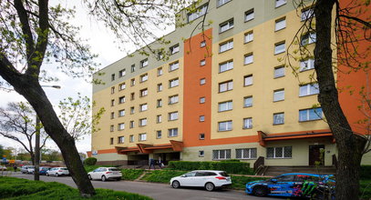 Makabra w Dąbrowie Górniczej: To partner miał wyrzucić 30-latkę przez okno. Kobieta była w piżamie