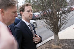 Czy Meta kapituluje przed Trumpem? "Financial Times" ostro o decyzjach Zuckerberga