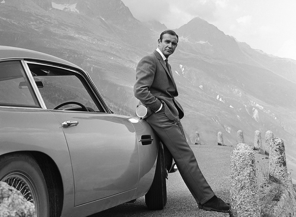 Sean Connery w Szwajcarii na planie filmu "Goldfinger", 1964 r.