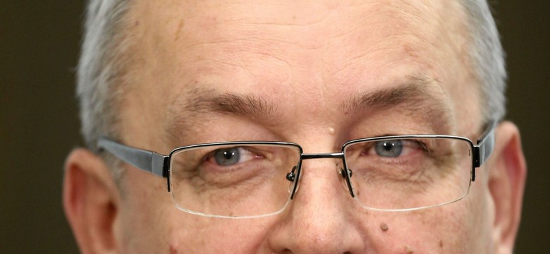 Minister Andrzej Adamczyk nie wie, ile będzie kosztować Mieszkanie Plus. Ale wie, jak budować tanio