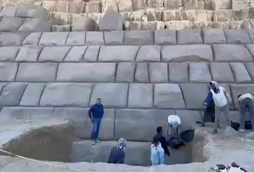 Oblaganje Mikerinove piramide