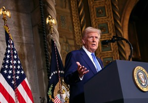 Donald Tramp govori u Mar-a-Lagu u Palm Biču, Florida, 18. februara