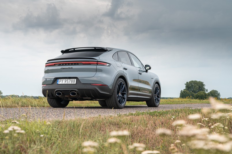 Porsche Cayenne Turbo E-Hybrid Coupe z pakietem GT