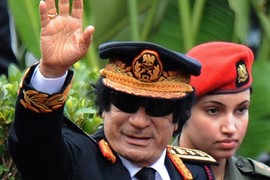 U 15. godini su me SILOM ODVELI U GADAFIJEV HAREM! Gurnuli su me u njegovu sobu, BIO JE POTPUNO GO i tu je počela MOJA GOLGOTA: "Biću tvoj tata, brat i ljubavnik"