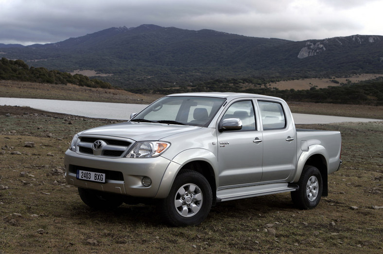 Używana Toyota Hilux: ciężarówka 4x4