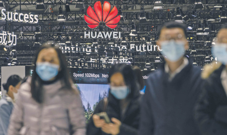 Huawei wytraca impet, bo USA uznały go za zagrożenie dla bezpieczeństwa narodowego