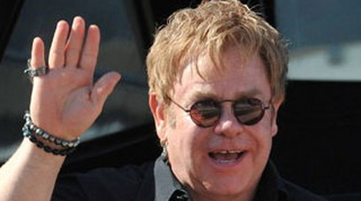 Elton John felhagy a zenéléssel