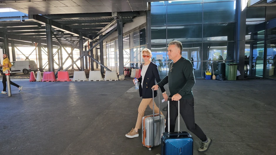 Srđan i Dijana Đoković na aerodromu