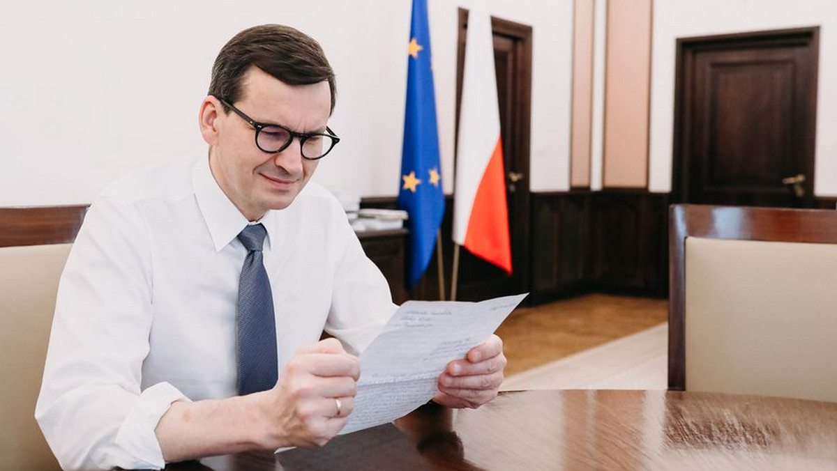 Premier Mateusz Morawiecki dostał list od stulatki. "Wzruszenie odbiera mowę" 