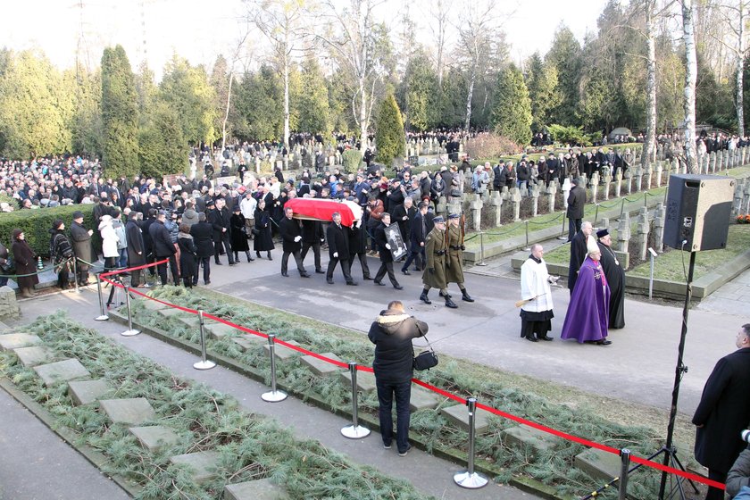 Rocznica śmierci Jadwigi Kaczyńskiej. Dlatego prezes nie był na pogrzebie Oleksego?