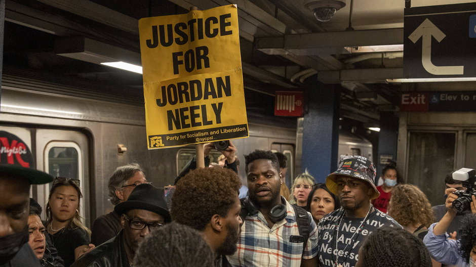 Protest po śmierci Jordana Neely'ego w nowojorskim metrze.