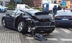 Pościg za skradzionym audi. Auto zderzyło się z porsche