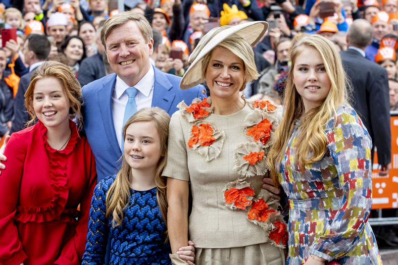 Król Willem-Alexander, królowa Maksyma i ich córki: księżniczki Amalia, Alexia i Ariane