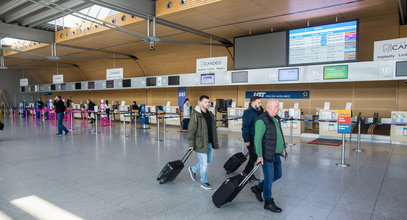 Tanie linie lotnicze odwołują setki lotów. Polacy będą mieli duży problem