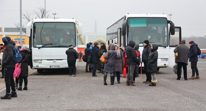 Na zdjęciach siła, a naprawdę obawa przed klapą? Jesteśmy w autokarze, który zmierza na protest