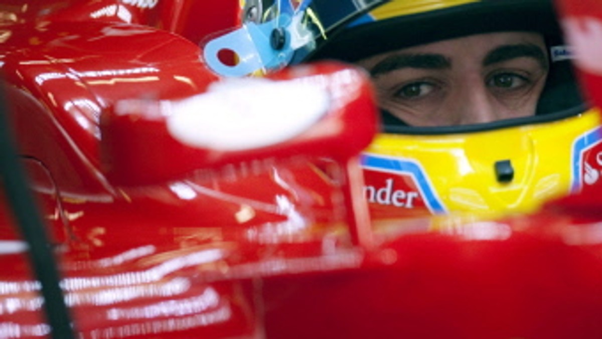 Team Ferrari nakłania Felipe Massę, by ten zrobił wszystko, żeby pomóc Fernando Alonso w wywalczeniu tytułu mistrza świata.