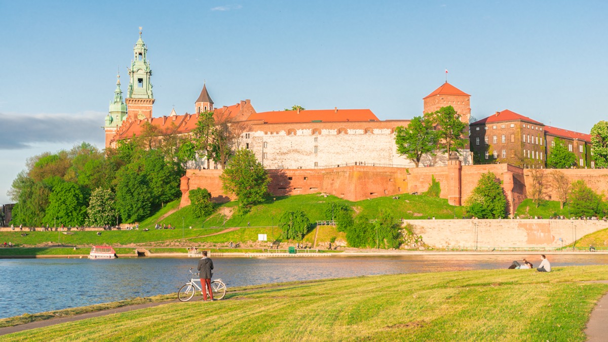 Miejsca, związane z życiem i posługą św. Brata Alberta i Karola Wojtyły, odwiedzą uczestnicy spacerów zainaugurowanych dziś w Krakowie. W spacerach mogą uczestniczyć zarówno mieszkańcy miasta, jak i turyści. Przedsięwzięcie nawiązuje do roku św. Barta Alberta.