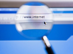 Rząd wycofuje się ze śledzenia internautów