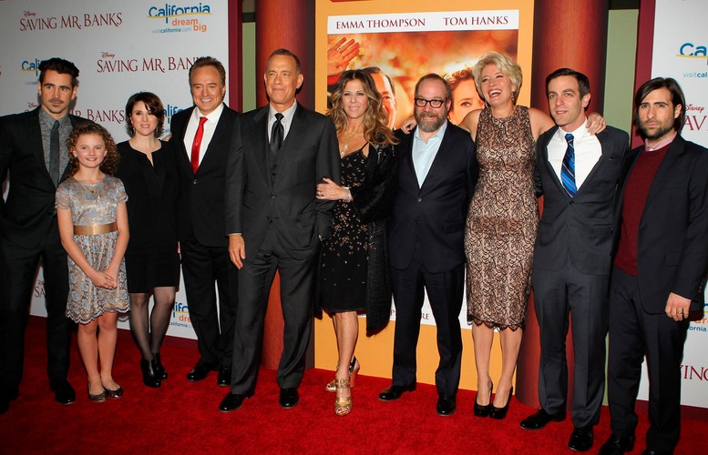 Ekipa 'Ratując pana Banksa': Colin Farrell, Annie Rose Buckley, Bradley Whitford, Tom Hanks z żoną, Paul Giamatti, Emma Thompson, B.J. Novak, Jason Schwartzman