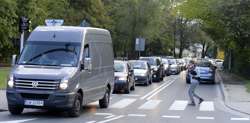 Kierowcy do urzędników: dla kogo ta zmiana?!