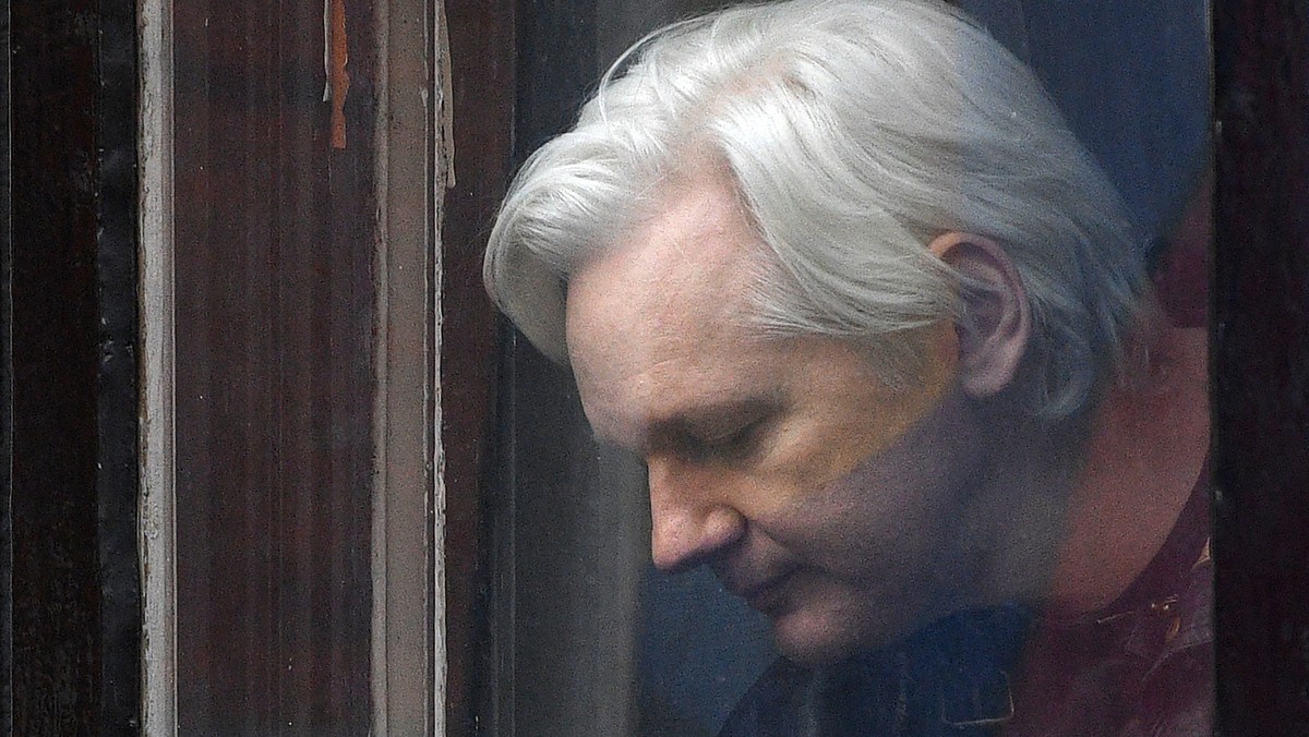 Rzecznik brytyjskiego MSZ poinformował, że Wielka Brytania odrzuciła wniosek Ekwadoru o przyznanie założycielowi demaskatorskiego portalu WikiLeaks Julianowi Assange'owi statusu dyplomatycznego, który pozwoliłby mu na opuszczenie kraju.