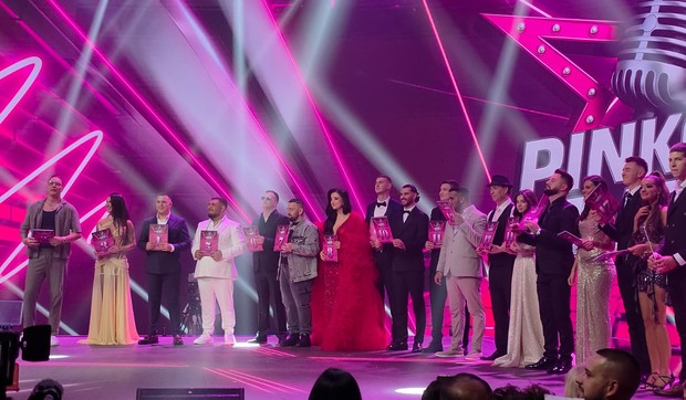 Finale Pinkovih zvezda, prvi presek glasanja