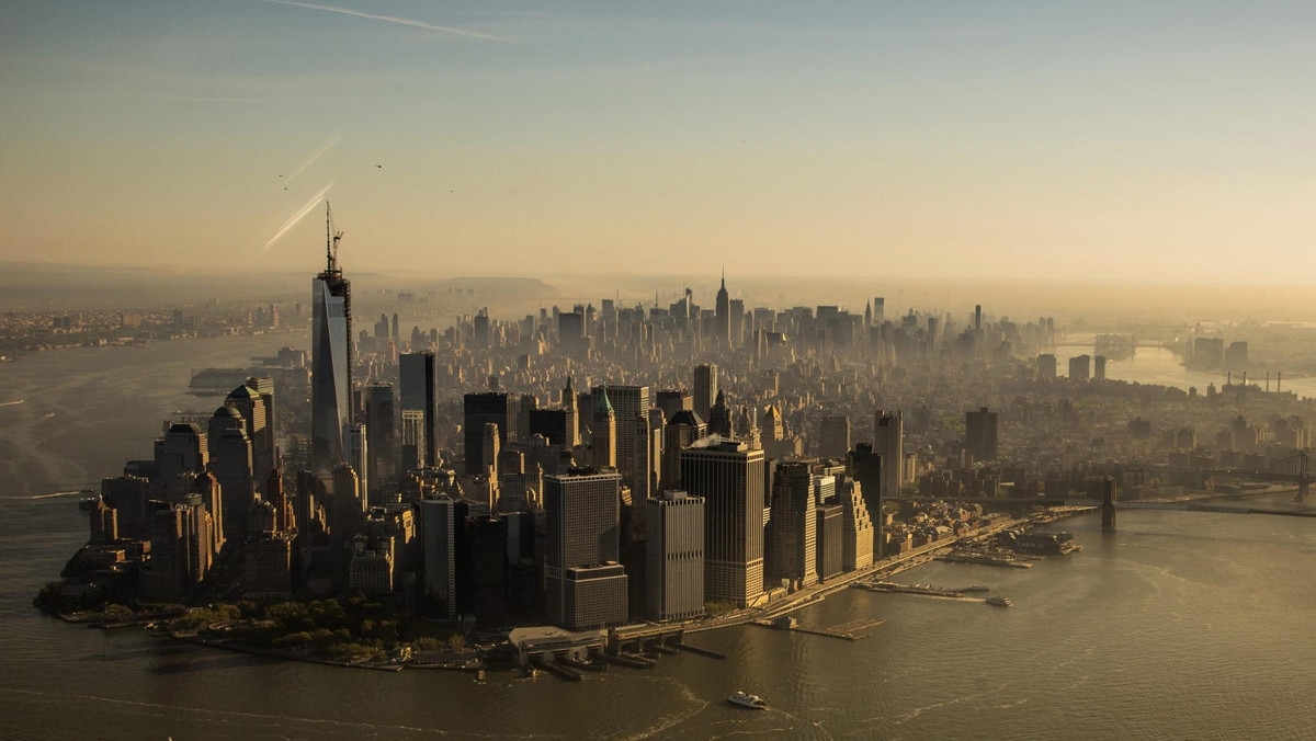 Najwyższym budynkiem na półkuli zachodniej jest One World Trade Center w Nowym Jorku. Spór o miano lidera rozstrzygnęła amerykańska Rada Wysokich Budynków.